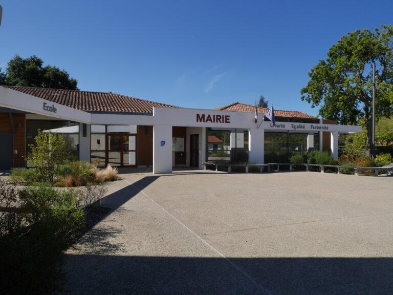 Ecole et mairie – commune gastes
